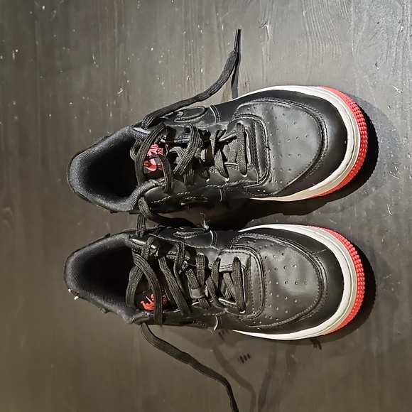 Nike Air Force 1 - Picture 1 of 9